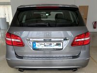 Gebraucht Mercedes B250 211 PS (155 kW) 2013 Grau Van / Kleinbus