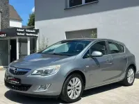 Gebraucht Opel Astra Innovation 101 PS (74 kW) 2011 Silbersee/perl silber (m2) Limousine
