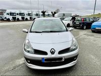 Gebraucht Renault Clio II 75 PS (55 kW) 2005 Silber Kleinwagen