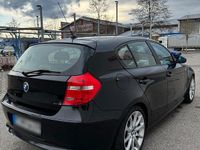 Gebraucht BMW 116 122 PS (89 kW) 2008 Schwarz Kleinwagen