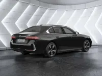 Neu BMW i5 Sport Line 250 kW (340 PS) 2026 Black sapphire Limousine
