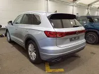 Gebraucht VW Touareg Elegance 231 PS (169 kW) 2025 Oyster silver metallic SUV