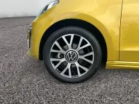 Gebraucht VW e-up! Style 61 kW (83 PS) 2021 Honey yellow metallic Kleinwagen