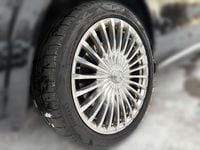 Gebraucht Mercedes GLS600 Maybach 557 PS (409 kW) 2023 Schwarz SUV