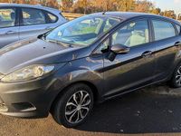 Gebraucht Ford Fiesta Trend 82 PS (60 kW) 2010 Grau Limousine