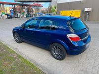 Gebraucht Opel Astra 105 PS (77 kW) 2005 Blau Limousine