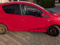 Gebraucht Toyota Aygo 68 PS (50 kW) 2011 Rot Kleinwagen
