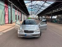 Second-hand Mercedes C200 163 CP (119 kW) 2002 Argintiu Berlinǎ