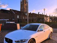 Gebraucht Jaguar XE Prestige 179 PS (131 kW) 2015 Weiß Limousine