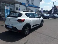 Gebraucht Dacia Sandero Comfort 101 PS (74 kW) 2021 Arktis weiß Kleinwagen