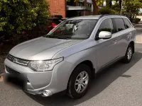 Gebraucht Mitsubishi Outlander Invite 150 PS (110 kW) 2014 Grau SUV