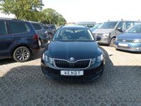 Gebraucht Skoda Octavia Ambition 150 PS (110 kW) 2017 Schwarzmagic perleffekt Kombi