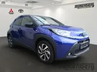 Neu Toyota Aygo X 72 PS (52 kW) 2025 Juniper blue / night sky black (blau) SUV