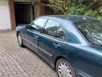 Gebraucht Mercedes E280 Elegance 204 PS (150 kW) 2000 Grün Limousine