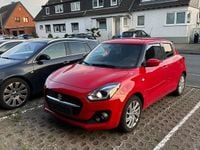 Gebraucht Suzuki Swift Comfort 83 PS (61 kW) 2023 Rot Kleinwagen