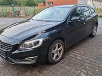 Gebraucht Volvo V60 Business Edition 190 PS (139 kW) 2016 Schwarz Kombi