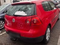 Gebraucht VW Golf 140 PS (102 kW) 2004 Rot Coupé