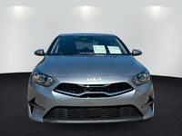 Neu Kia Ceed Vision 140 PS (102 kW) 2025 (css) lunarsilber met. Kleinwagen