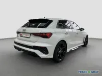 Gebraucht Audi RS3 Sportback Premium 400 PS (294 kW) 2023 Gletscherweiß metallic Kleinwagen