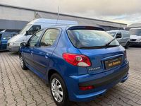 Gebraucht Peugeot 206+ 75 PS (55 kW) 2009 Blau Kleinwagen