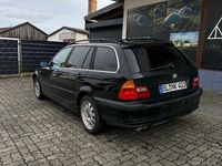 Gebraucht BMW 325 M Sport 192 PS (141 kW) 2002 Schwarz Kombi