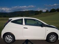 Gebraucht Toyota Aygo 69 PS (50 kW) 2017 Weiß Kleinwagen