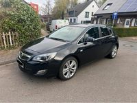 Gebraucht Opel Astra 140 PS (102 kW) 2011 Schwarz Limousine