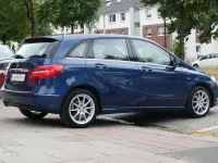 Gebraucht Mercedes B180 AMG Edition 1 122 PS (89 kW) 2013 Blau Kleinwagen