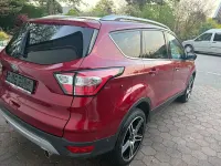 Gebraucht Ford Kuga Titanium 179 PS (131 kW) 2017 Rot SUV