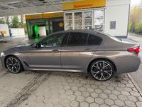 Gebraucht BMW 545e Shadowline 394 PS (289 kW) 2021 Grau Limousine