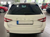 Gebraucht Skoda Superb 218 PS (160 kW) 2020 Weiß Kombi