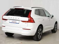 Gebraucht Volvo XC60 Momentum 197 PS (144 kW) 2022 Weiß SUV
