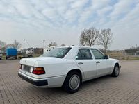 Gebraucht Mercedes E230 136 PS (100 kW) 1990 Weiß Limousine
