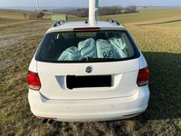 Gebraucht VW Golf VI 105 PS (77 kW) 2011 Weiß Kleinwagen