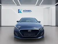 Gebraucht Hyundai i30 Select 99 PS (72 kW) 2018 Blau Kleinwagen