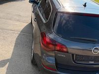 Gebraucht Opel Astra 140 PS (102 kW) 2011 Grau Kombi
