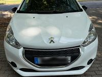 Gebraucht Peugeot 208 68 PS (50 kW) 2014 Weiß Kleinwagen