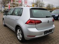 Gebraucht VW Golf VII 116 PS (85 kW) 2018 Silber Limousine