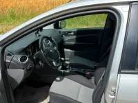 Gebraucht Ford Focus 109 PS (80 kW) 2010 Silber Limousine