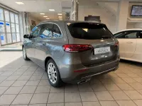 Gebraucht Mercedes B180 136 PS (100 kW) 2019 Grau Kleinwagen