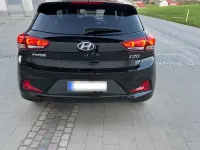 Gebraucht Hyundai i20 Style 101 PS (74 kW) 2016 Schwarz Coupé