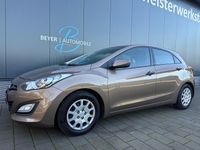 Gebraucht Hyundai i30 Classic 99 PS (72 kW) 2014 Braun Kleinwagen