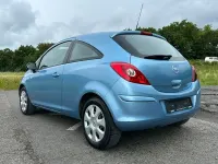 Gebraucht Opel Corsa Edition 86 PS (63 kW) 2014 Crinan blau / himmelblau Kleinwagen