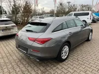 Gebraucht Mercedes CLA200 Shooting Brake 150 PS (110 kW) 2022 Grau Kombi