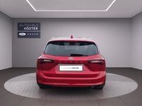 Gebraucht Ford Focus Titanium 125 PS (91 kW) 2022 Rot Kombi