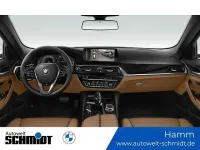 Gebraucht BMW 540 Sport Line 340 PS (250 kW) 2018 Mineralweiß Kombi