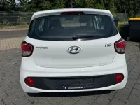Gebraucht Hyundai i10 Trend 67 PS (49 kW) 2019 Weiß Kleinwagen