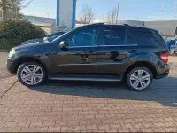 Second-hand Mercedes ML320 224 CP (164 kW) 2009 Negru SUV