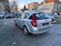 Gebraucht Kia Ceed LX 109 PS (80 kW) 2009 Silber Kleinwagen