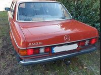 Gebraucht Mercedes 200 60 PS (44 kW) 1984 Rot Limousine